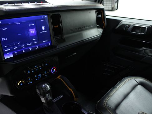 Used 2024 Ford Bronco Badlands image 18