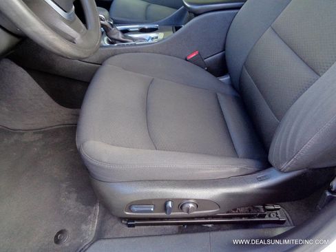 Used 2023 Chevrolet Malibu LT image 9