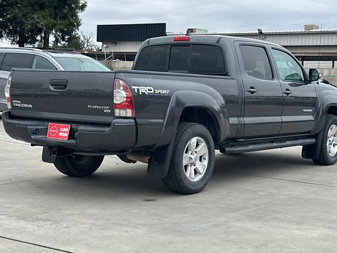 Used 2015 Toyota Tacoma PreRunner RWD image 3