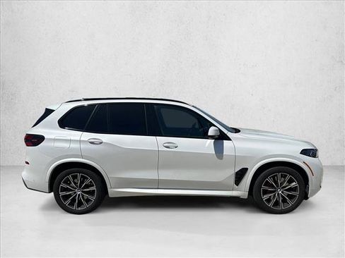 Used 2024 BMW X5 xDrive40i w/ Executive Package AWD/4WD image 4
