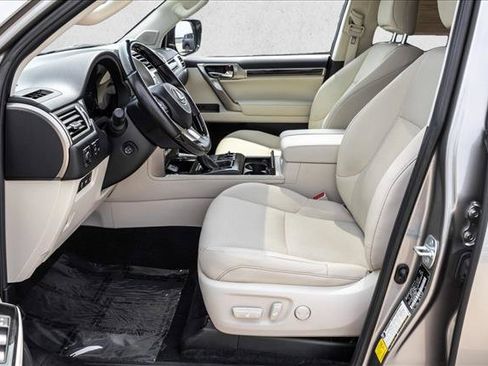 Used 2021 Lexus GX 460 Premium w/ Accessory Package AWD/4WD image 12