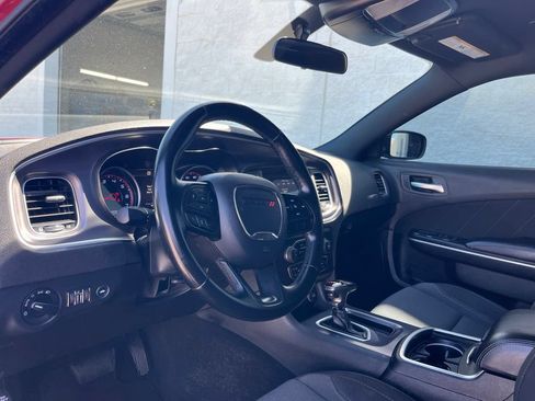 Used 2020 Dodge Charger SXT RWD image 9