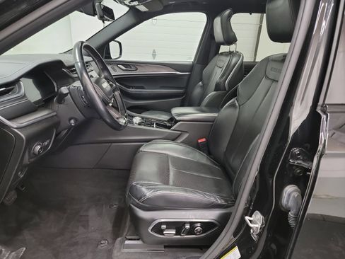 Used 2021 Jeep Grand Cherokee L Overland w/ Advanced Protech Group III AWD/4WD image 12