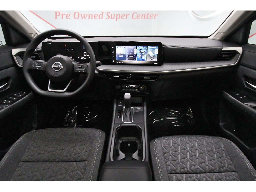 Used 2026 Nissan Kicks SV w/ SV Premium Package FWD image 7