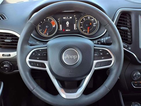 Used 2022 Jeep Cherokee Latitude image 19