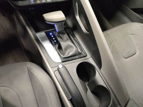 Used 2024 Hyundai Elantra SE image 26