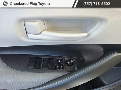 Used 2023 Toyota Corolla LE image 21