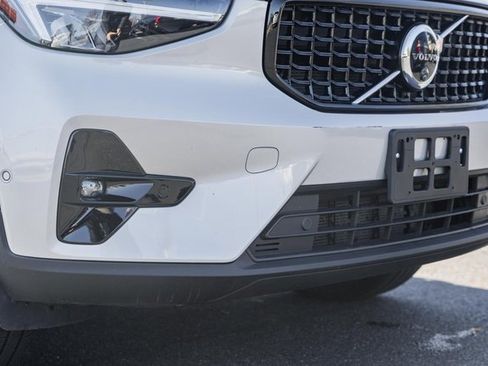 Certified 2025 Volvo XC40 B5 Plus image 12