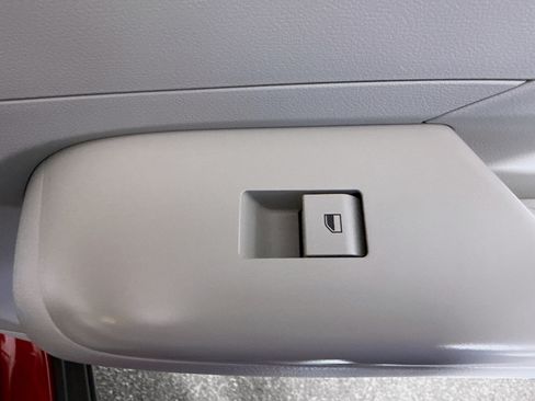 Used 2024 Hyundai Kona SEL FWD image 31