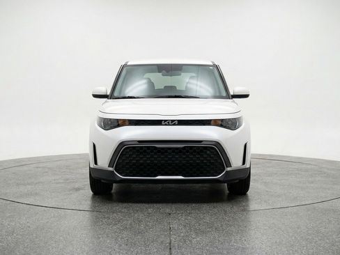 Used 2025 Kia Soul LX w/ LX Technology Package image 2