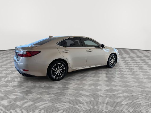 Used 2016 Lexus ES 350 w/ Luxury Package w/Wood Trim FWD image 11