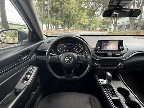 Used 2024 Nissan Altima 2.5 S FWD image 19