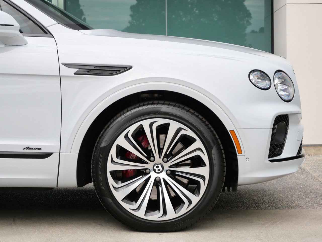 Used 2023 Bentley Bentayga Extended Wheelbase AWD/4WD image 6