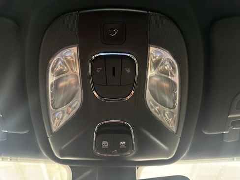 New 2025 Jeep Compass Latitude w/ Sun & Sound Group image 14