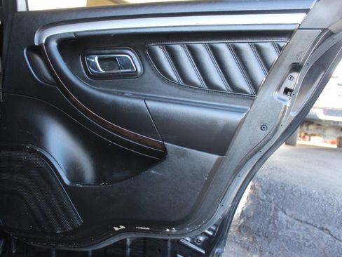 Used 2017 Ford Taurus SEL image 12