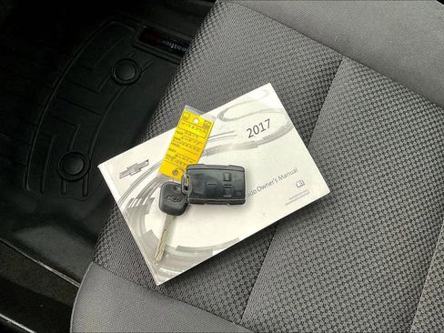 Used 2017 Chevrolet Silverado 1500 LT image 11