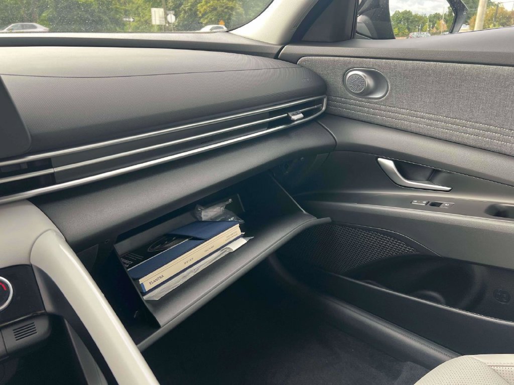 New 2026 Hyundai Elantra SEL Sport FWD image 29