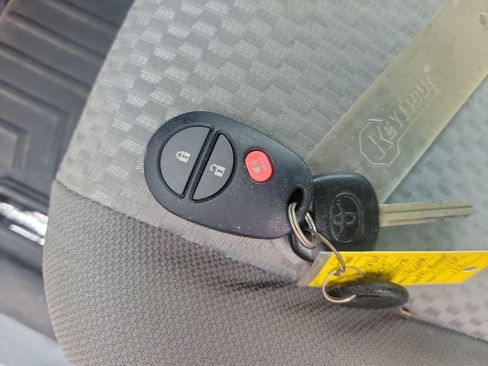 Used 2015 Toyota Tacoma PreRunner image 35