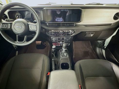 Used 2024 Jeep Wrangler Unlimited Sport AWD/4WD image 18