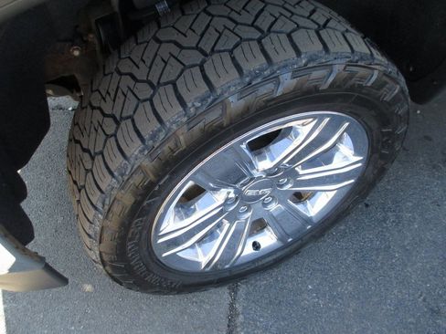 Used 2018 GMC Sierra 1500 SLT image 14