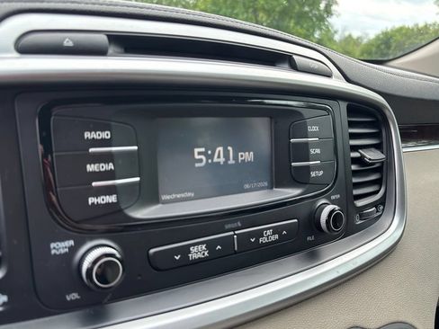 Used 2017 Kia Sorento AWD image 27