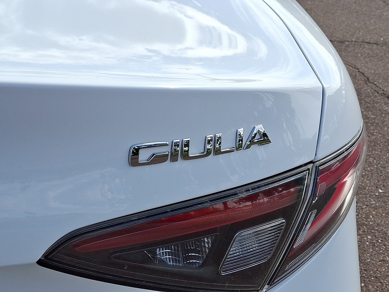 Used 2024 Alfa Romeo Giulia Veloce AWD/4WD image 33