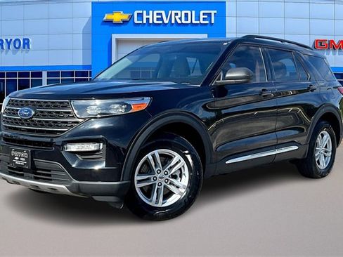 Used 2022 Ford Explorer XLT w/ Equipment Group 202A image 3
