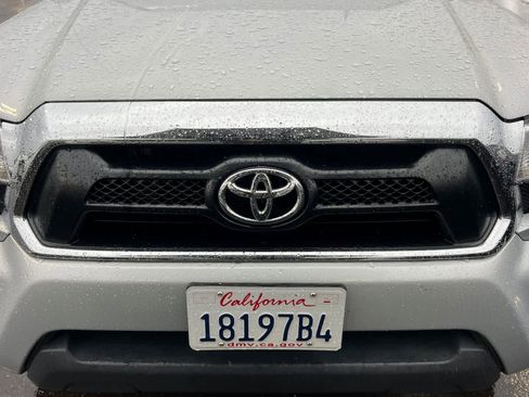 Used 2012 Toyota Tacoma 4x4 Double Cab w/ TRD Off-Road Pkg image 9