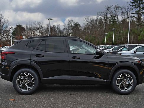 New 2026 Chevrolet Trax LT image 6