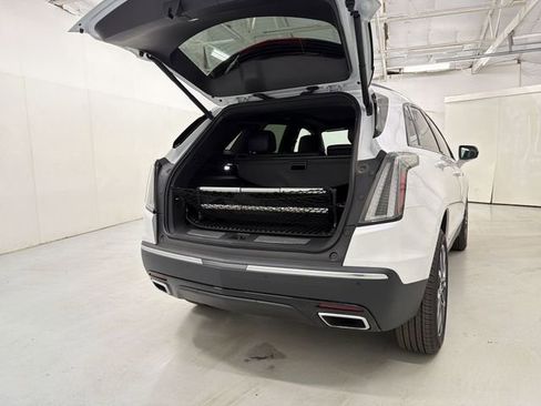 New 2025 Cadillac XT5 Sportv w/ LPO, Floor Liner Package image 28