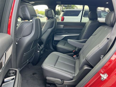 New 2026 Cadillac Vistiq Luxury image 28