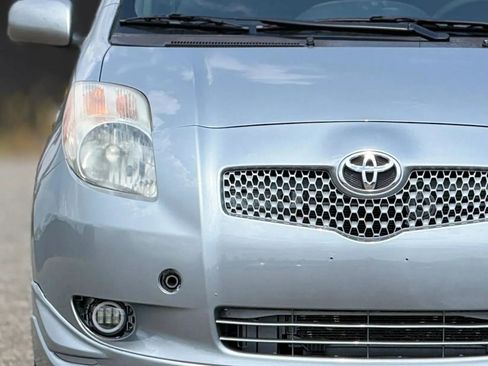 Used 2009 Toyota Yaris 2-Door Hatchback FWD image 11