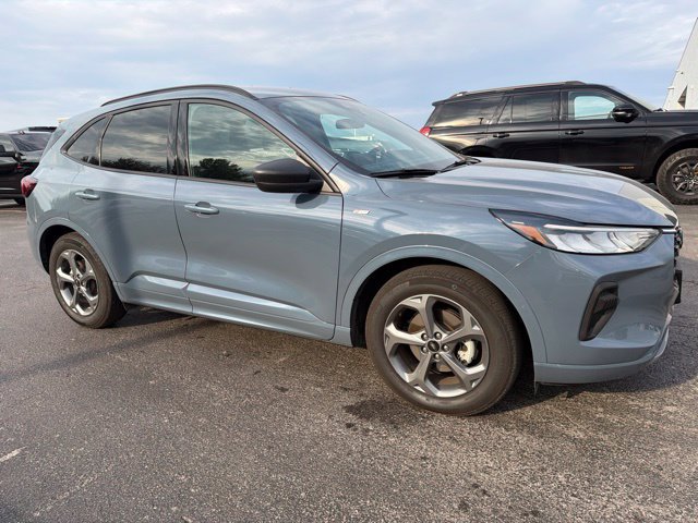 Used 2024 Ford Escape ST-Line w/ Tech Pack #1 FWD image 11