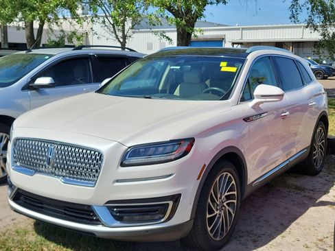 Used 2019 Lincoln Nautilus Reserve AWD/4WD image 2