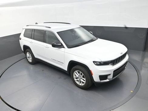Used 2023 Jeep Grand Cherokee L Laredo RWD image 35