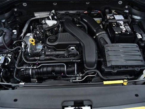 New 2025 Volkswagen Taos SEL image 27