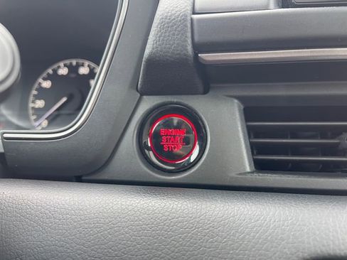Used 2023 Honda Pilot TrailSport image 31