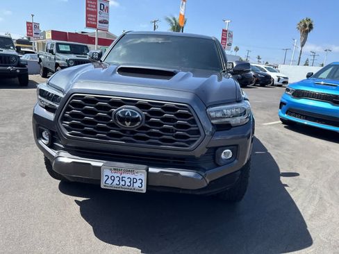 Used 2021 Toyota Tacoma TRD Sport w/ TRD Premium Sport Package RWD image 3