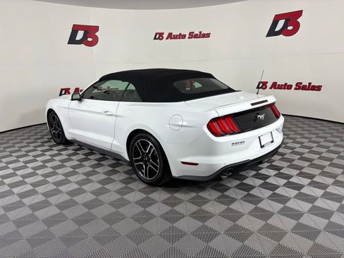 Used 2022 Ford Mustang Premium image 4