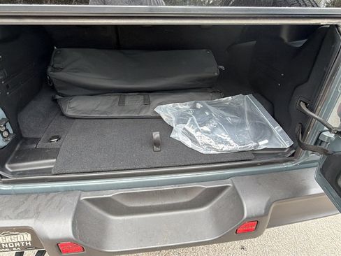 Used 2025 Jeep Wrangler Sahara image 13