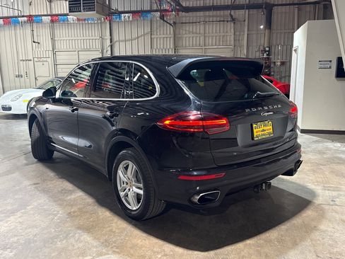 Used 2016 Porsche Cayenne AWD/4WD image 3