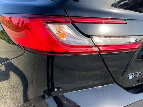 Used 2025 Toyota Camry SE w/ Convenience Package FWD image 28