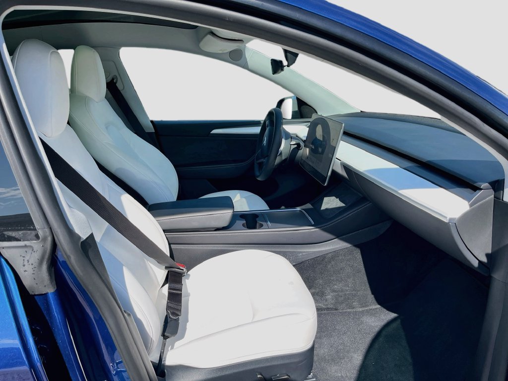 Used 2024 Tesla Model Y Performance AWD/4WD image 29