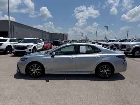 Used 2022 Toyota Camry SE FWD image 36