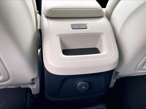 New 2026 Volvo XC60 T8 Ultra w/ Climate Package AWD/4WD image 16