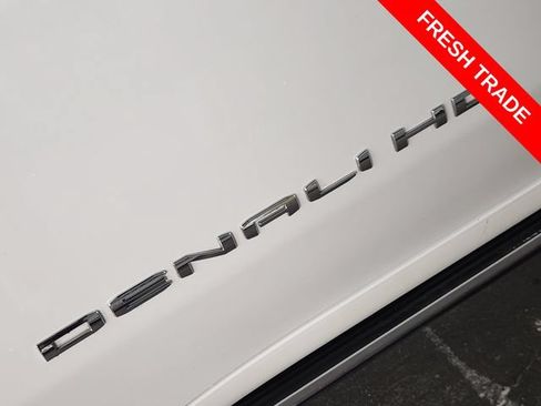 Used 2024 GMC Sierra 2500 Denali w/ Denali Reserve Package AWD/4WD image 10
