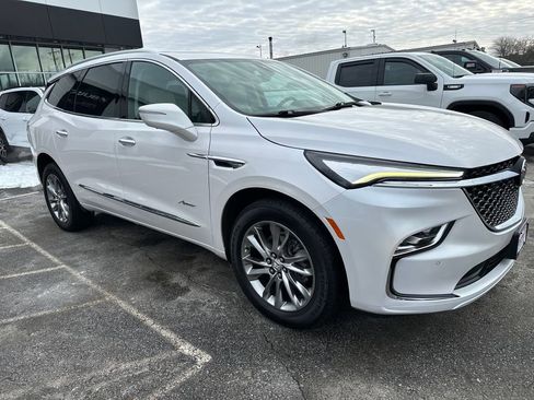 Used 2023 Buick Enclave Avenir w/ Avenir Technology Package image 7