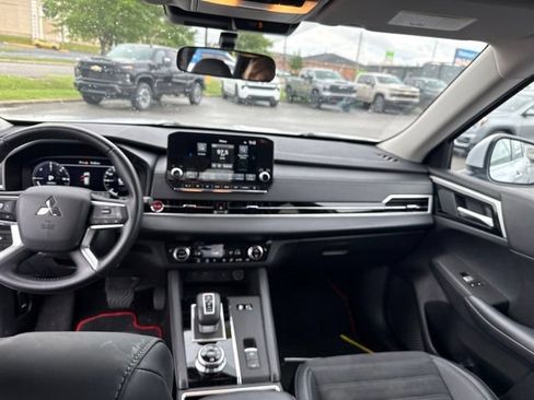 Used 2024 Mitsubishi Outlander SEL AWD/4WD image 29