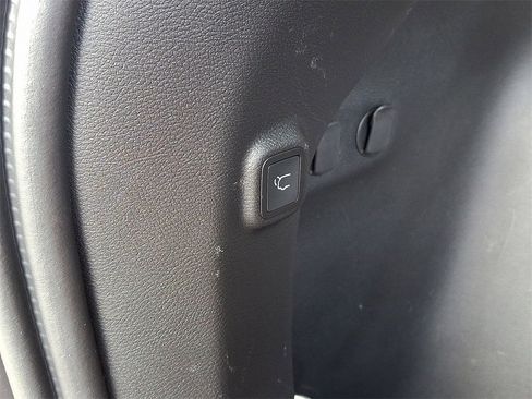 Used 2021 Jeep Cherokee Trailhawk w/ Technology Group image 30