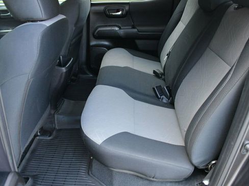 Used 2022 Toyota Tacoma TRD Sport AWD/4WD image 11